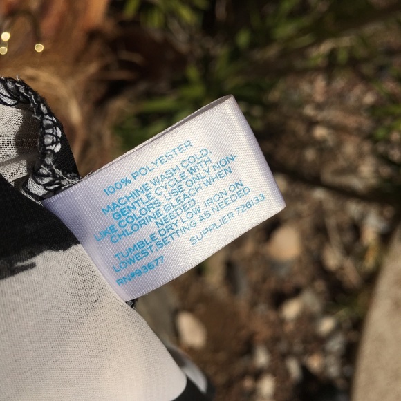 Sheer blouse with open draped back and stars - Picture 7 of 8